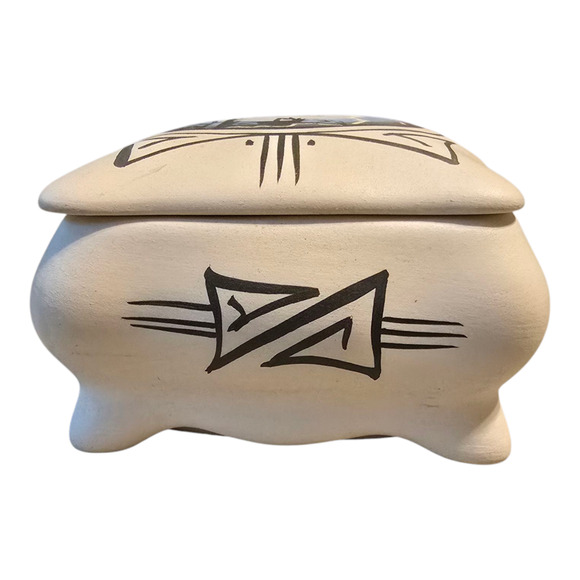 Rosa Dine Vintage Navajo Clay Lidded Trinket Box The End of the Trail - Picture 4 of 8